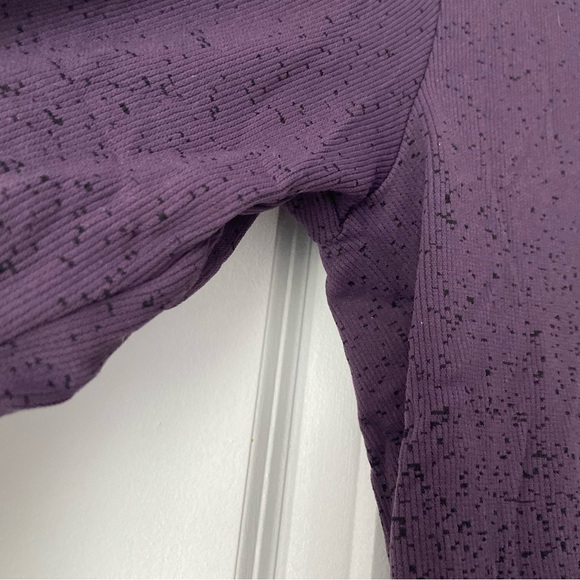 Athleta size large purple turtleneck thumb hole Long Sleeve top - Picture 5 of 6